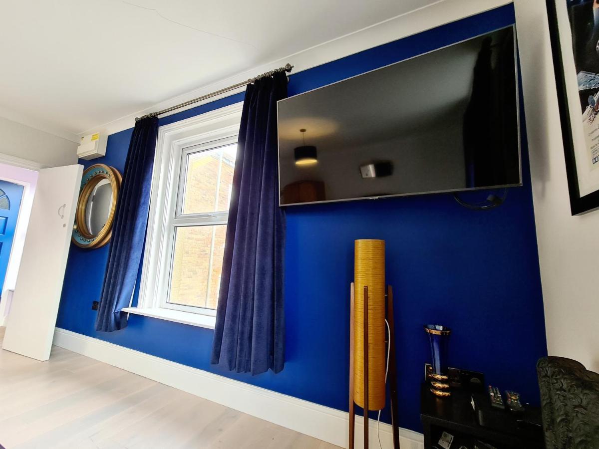 Southsea Royale Studio, James Bond, Parking, Seafront Portsmouth Luaran gambar