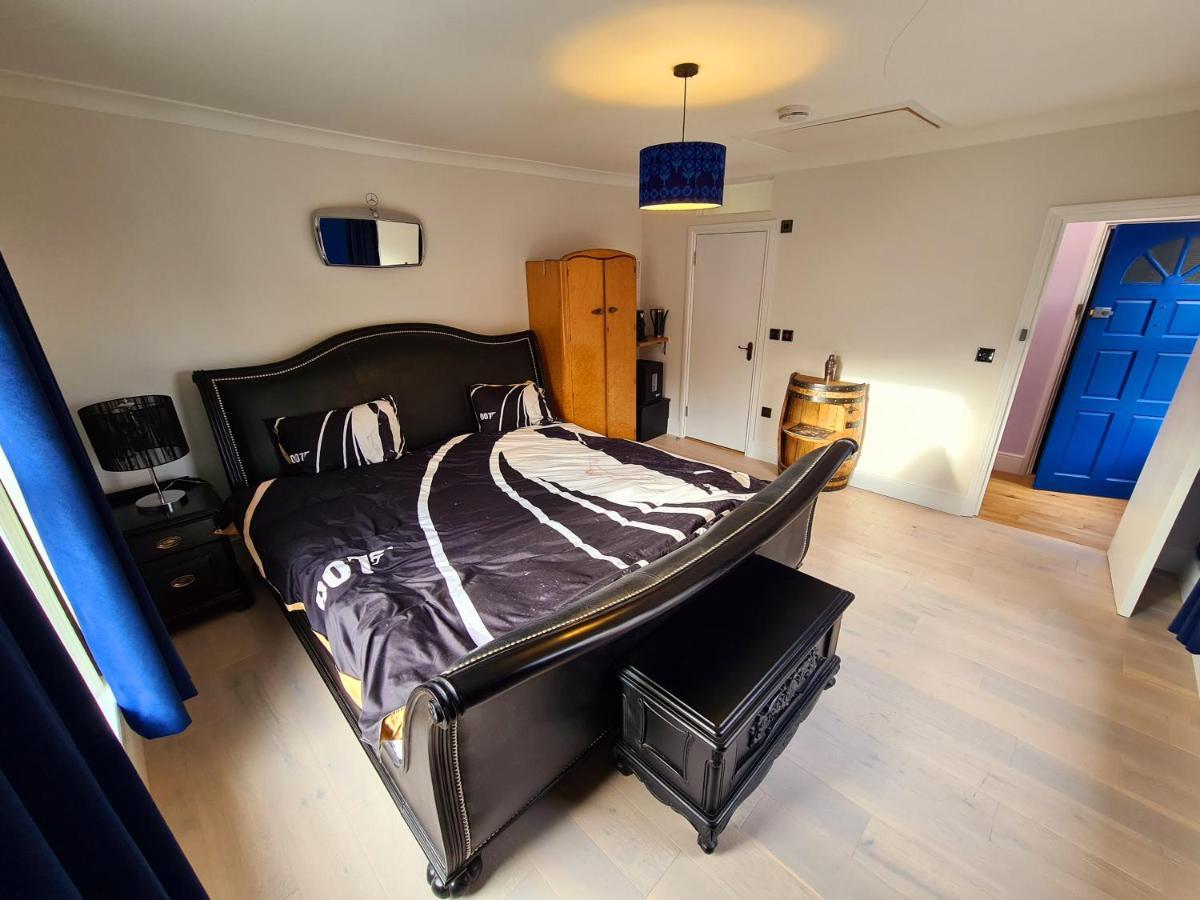 Southsea Royale Studio, James Bond, Parking, Seafront Portsmouth Luaran gambar