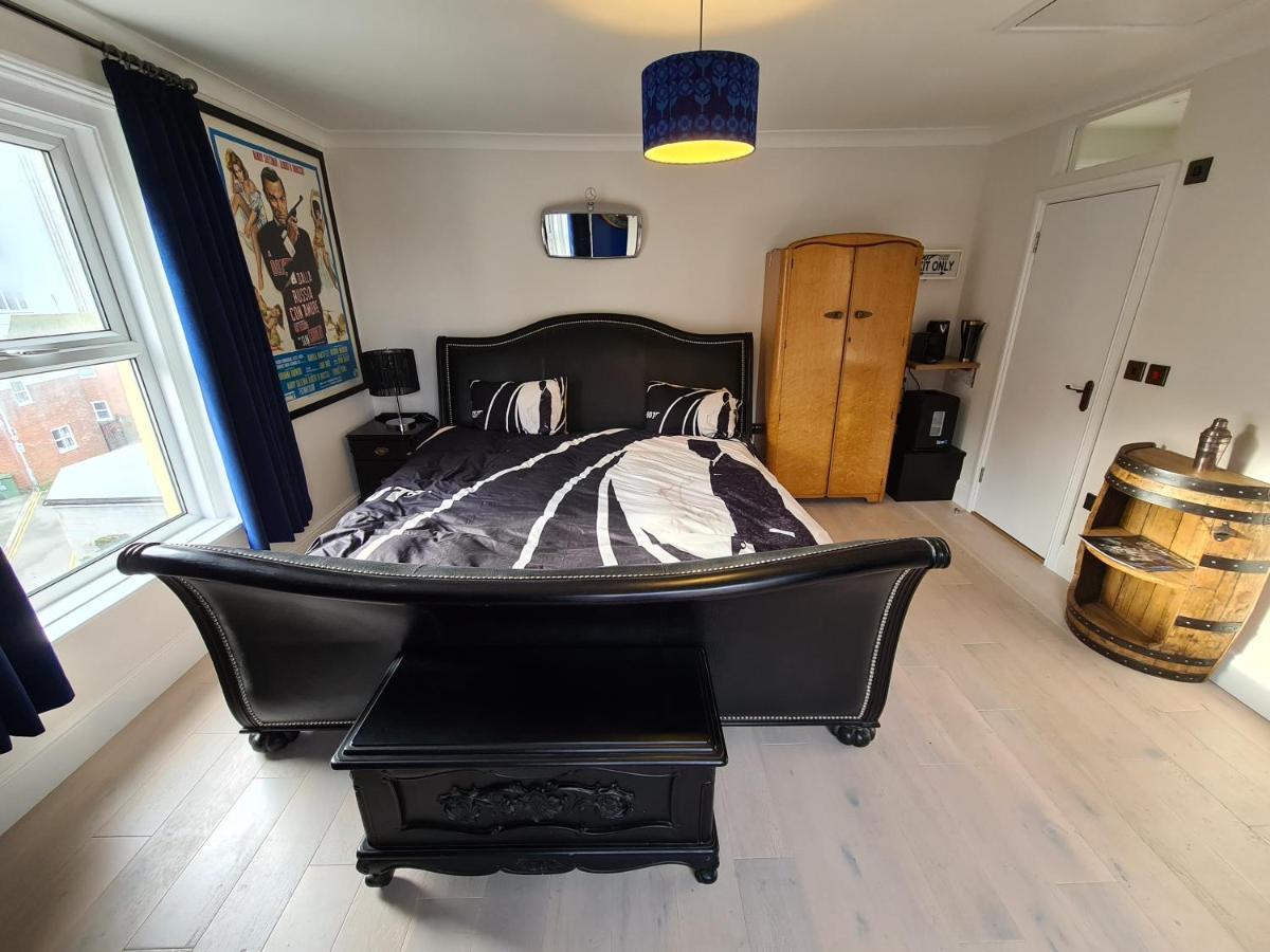 Southsea Royale Studio, James Bond, Parking, Seafront Portsmouth Luaran gambar