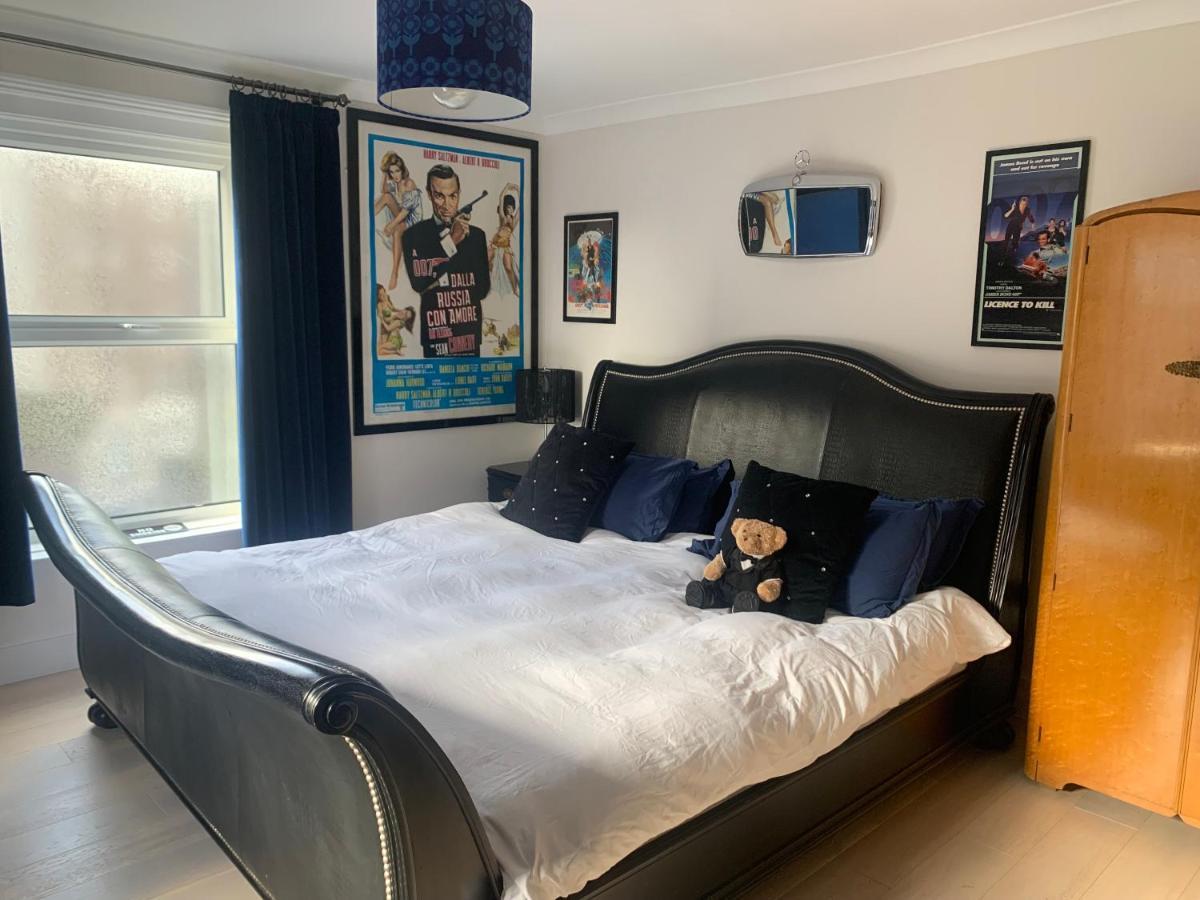 Southsea Royale Studio, James Bond, Parking, Seafront Portsmouth Luaran gambar