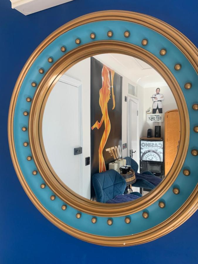Southsea Royale Studio, James Bond, Parking, Seafront Portsmouth Luaran gambar